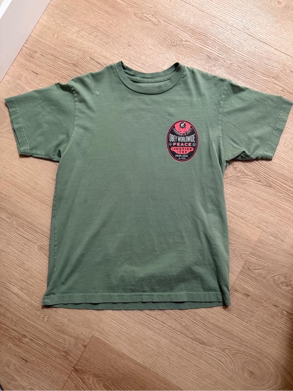 Olive obey graphic men’s T-Shirt